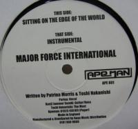 メジャー・フォース・インターナショナル / sitting　on　the　edge　of　the　world