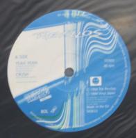 レヴィロス / YEAH YEAH